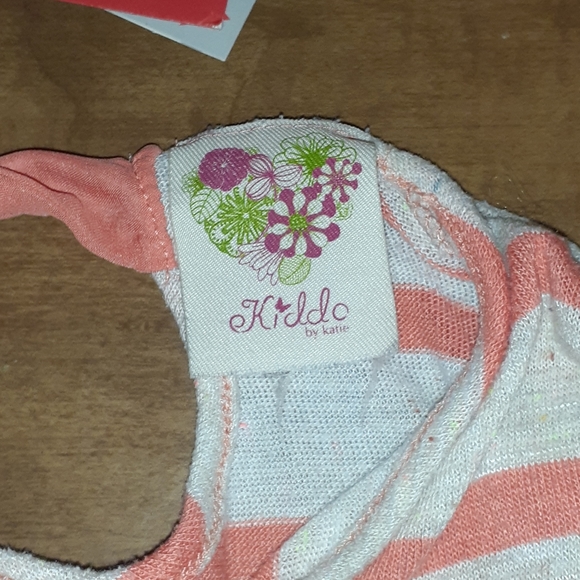 Clothes - Picture 3 of 3